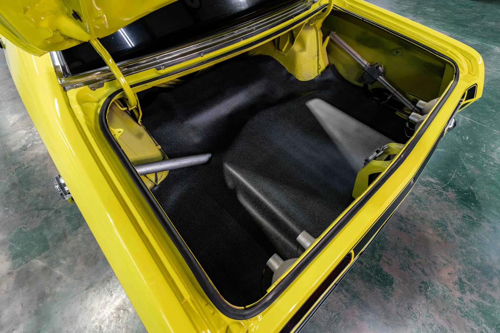 1971-Plymouth-Duster-Curious Yellow-VL29C1B233577-51.jpg